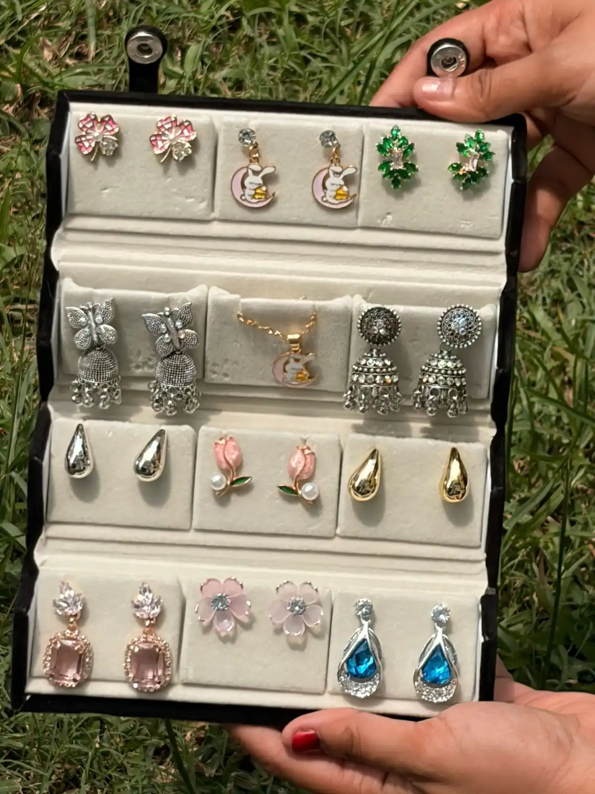 Jhumka Box with 12 Unique jhumkas 2