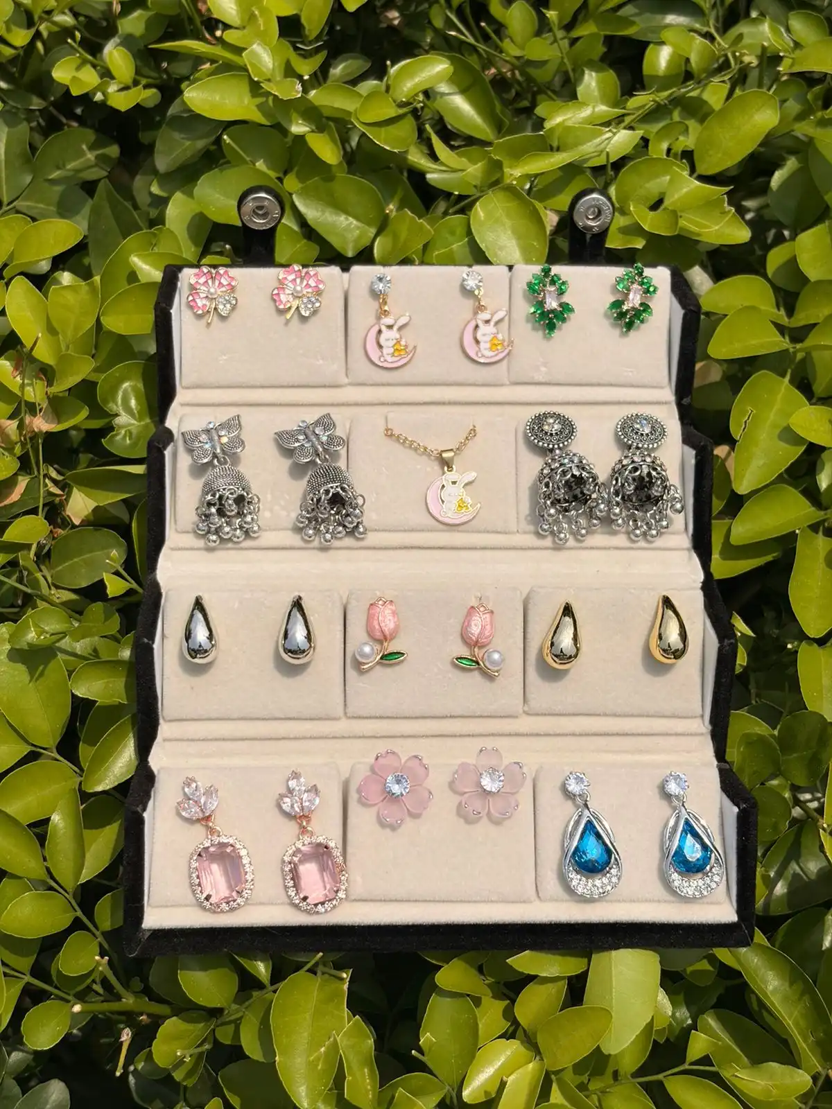 Jhumka Box with 12 Unique jhumkas 3