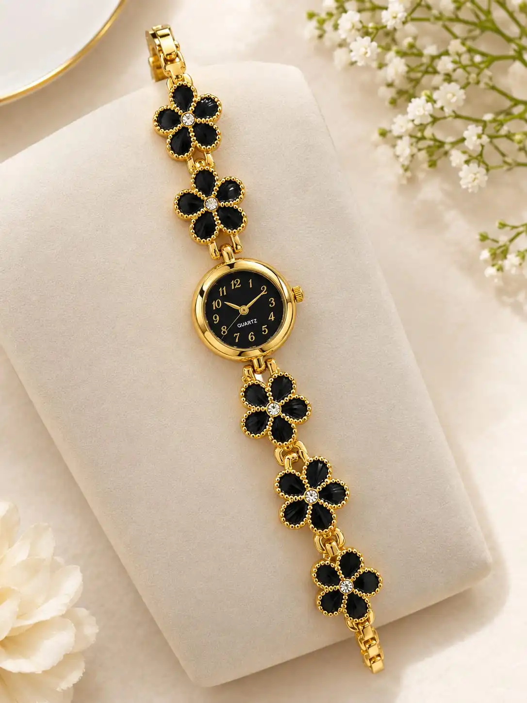 Anti-tarnish Golden Floral Bracelet Watch For Women. 1